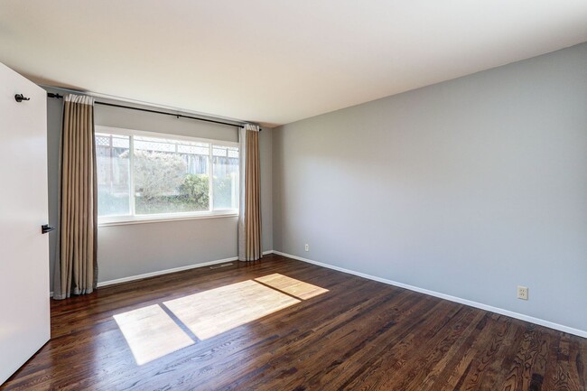 Building Photo - 3 Bed / 2 Bath San Bruno home in highly so...