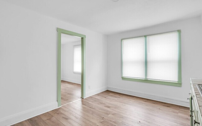 Building Photo - 509 E 143rd St