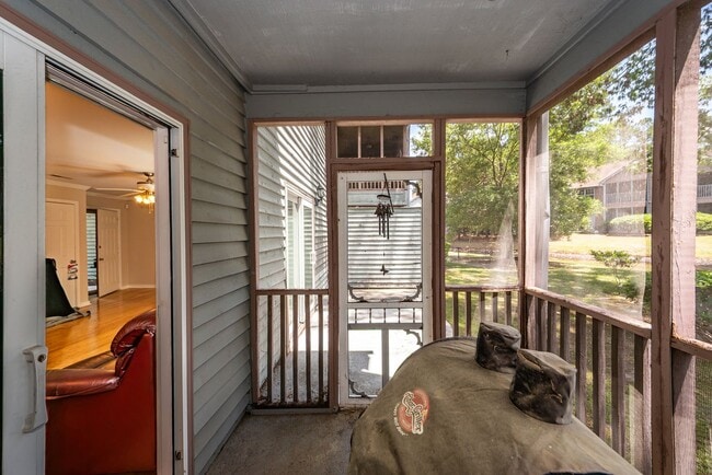 Building Photo - 2 Bedroom 1 Bath Condo in The Park at Rive...