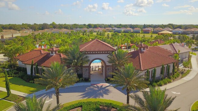Building Photo - 4079 Oak Tree Dr