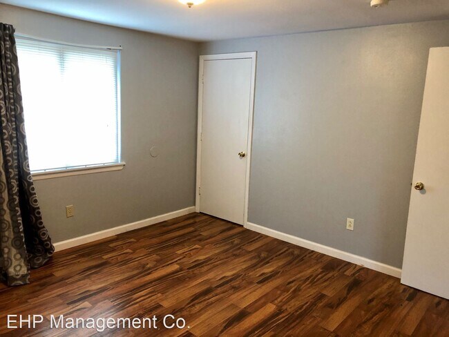 Building Photo - 6233-6239 Terrie Ln