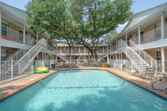 Building Photo - 1240 Barton Hills Dr