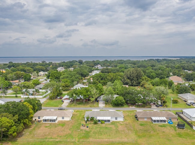 Building Photo - MOVE IN SPECIAL- Spacious 3/2 Duplex in St. Cloud Located Close to Lakefront