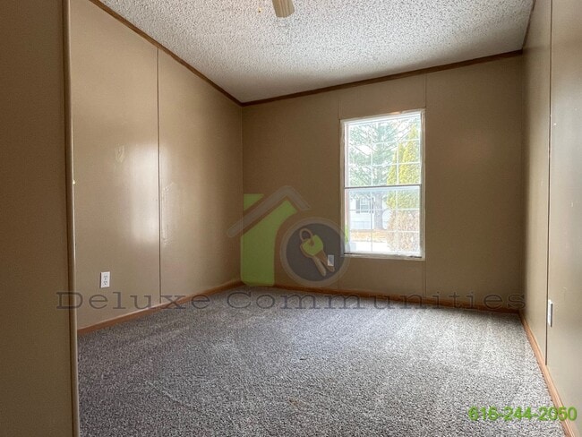 Building Photo - 3 Bedroom Mobile Home Available NOW! Baseline Estates Park