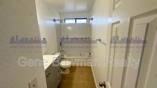 Building Photo - 1485 Hemlock Ave