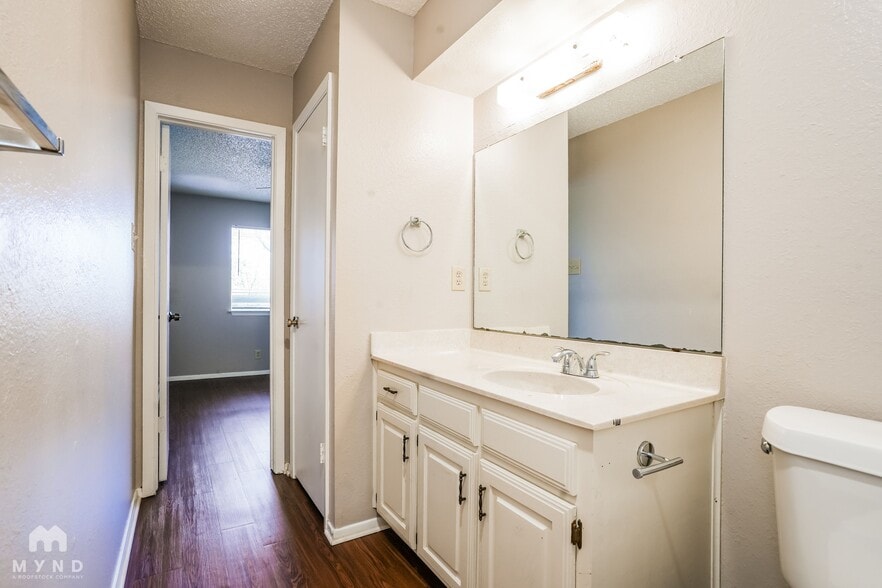 Building Photo - 12800 Tomanet Trail