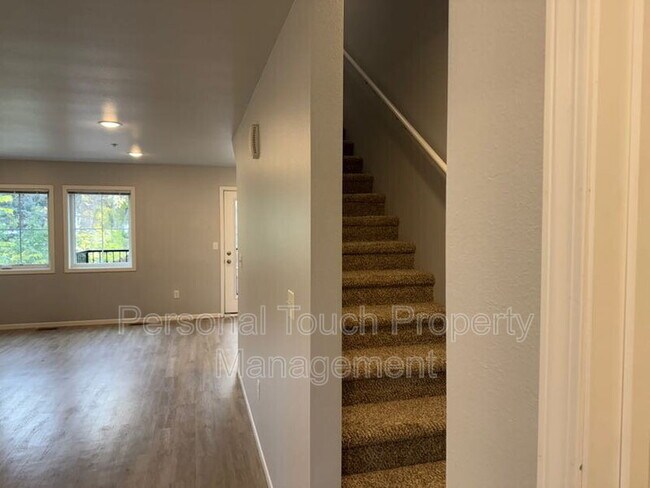 Building Photo - 808 7th Ave S