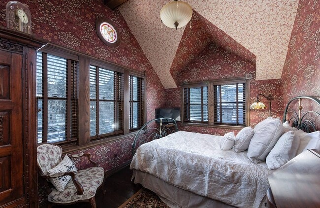 Building Photo - 301 S French St