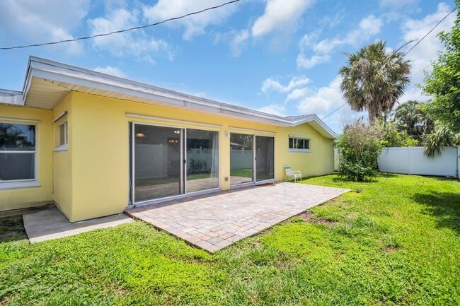 Building Photo - MAXIMO MOORINGS 3/2/2 HOME NEAR ST. PETE B...