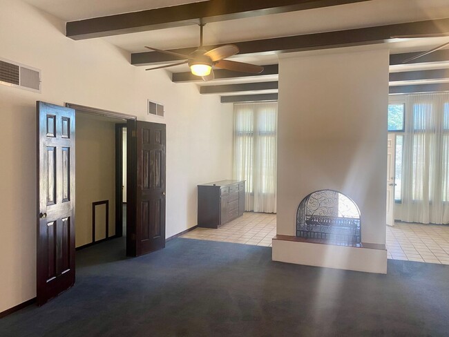 Building Photo - 1812 Pomona Dr