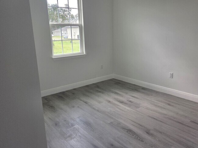 Building Photo - Marion Oaks