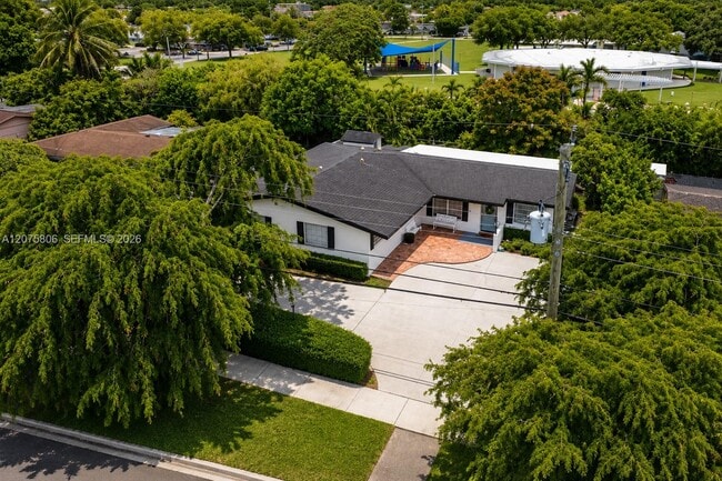Building Photo - 5380 SW 92nd Ave