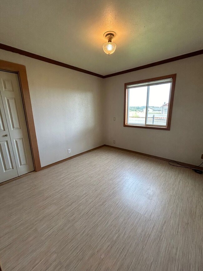 Building Photo - Hanson (735 Holbrook Rd)