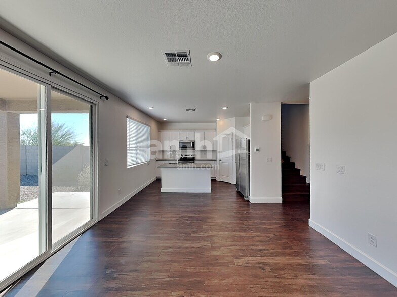 Building Photo - 8971 N 171st Dr