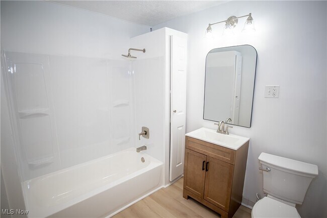 Building Photo - 12412 Sprecher Ave