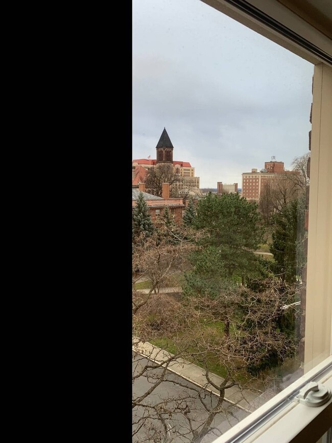 Building Photo - 29 Elk St