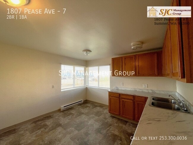 Building Photo - 1807 Pease Ave