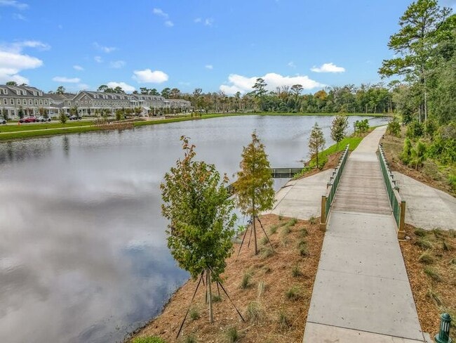 Building Photo - New Luxury Townhome in Celebration with All porcelain tiled floors. Island Village new construction