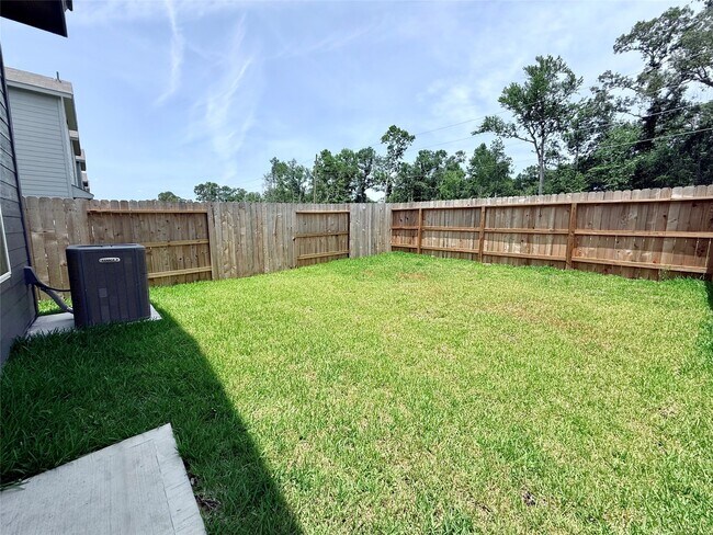 Building Photo - 21321 Carosella Dr