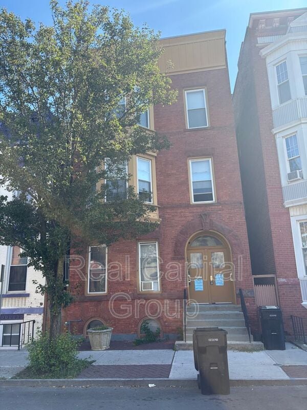 Primary Photo - 306 3rd St