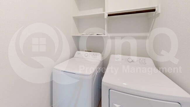Building Photo - 454 Ridge Dr