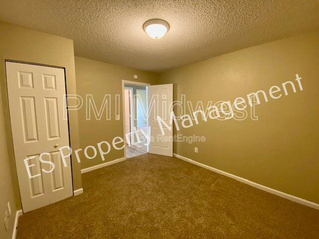 Building Photo - 5650 Loudon Dr