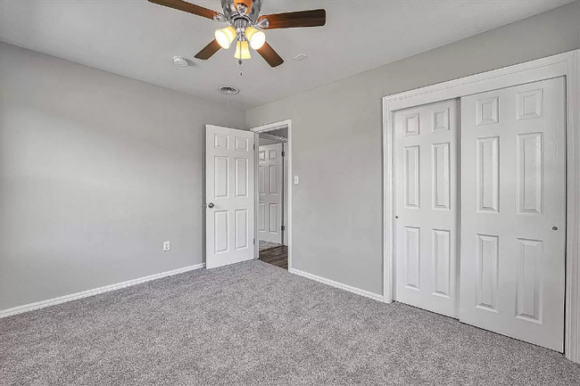 Building Photo - 4305 NW Ridgecrest Dr
