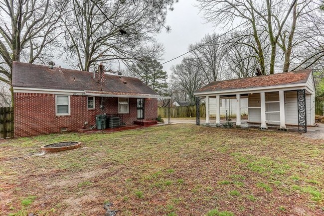 Building Photo - Newly renovated / Law enforcement discount