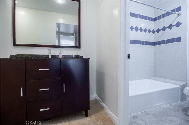 Building Photo - 15344 Weddington St