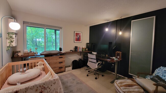 Building Photo - 1859 Yuma Ln N