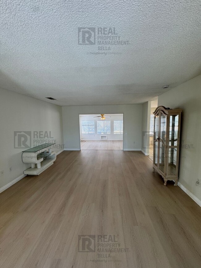 Building Photo - 55+ Community Gem: Open Floor Plan, Large Backyard & Clubhouse Amenities