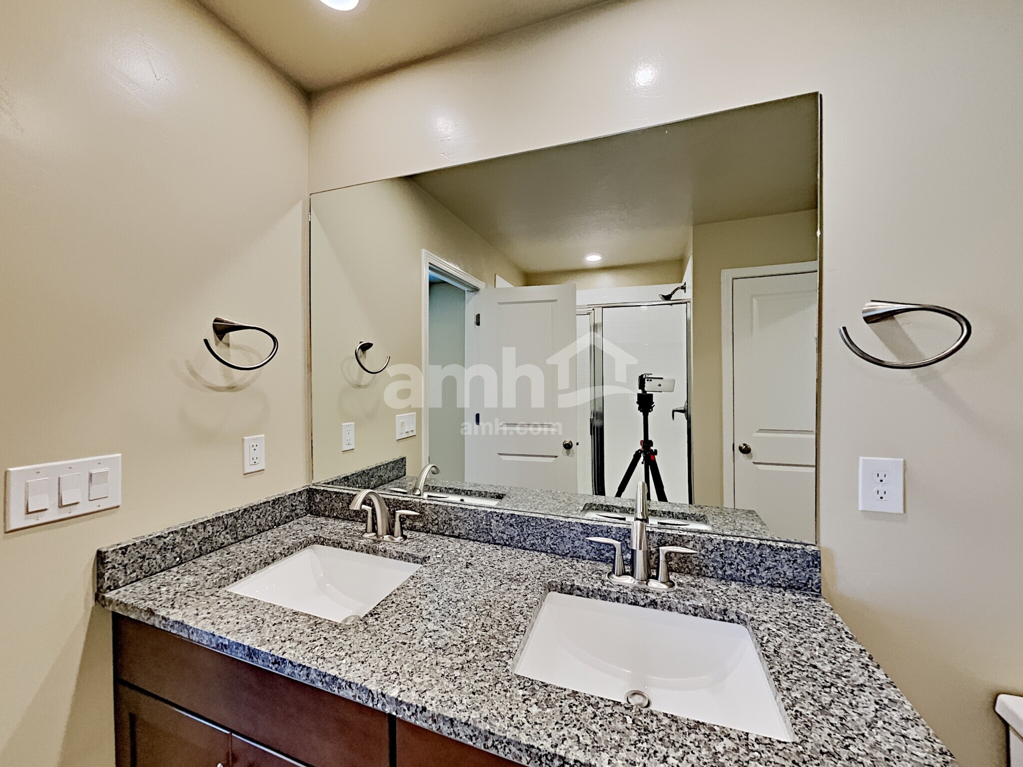 Building Photo - 2281 E Tumbleweed Rd