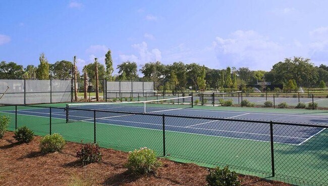 Building Photo - 4 Bedroom 2.5 Bath Townhome in Oyster Point - Mount Pleasant