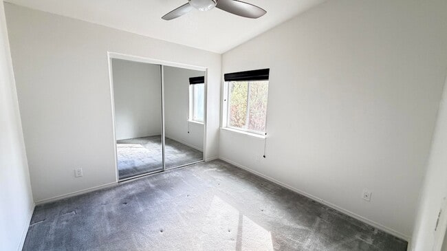 Building Photo - 25001 Rim Rock Rd