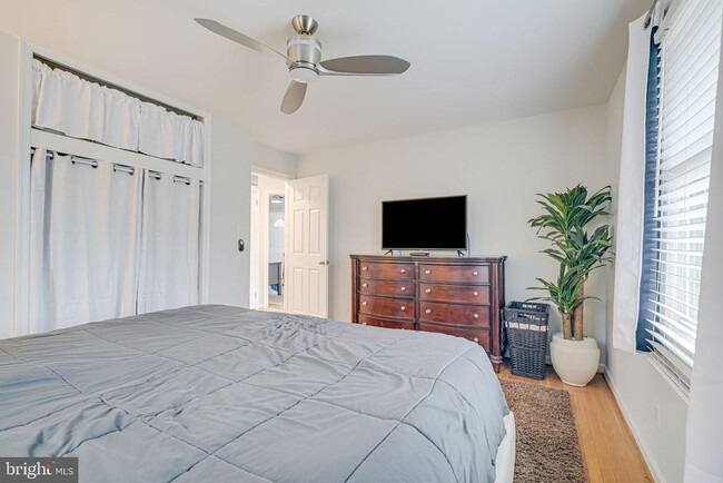 Building Photo - 6812 Beechview Dr