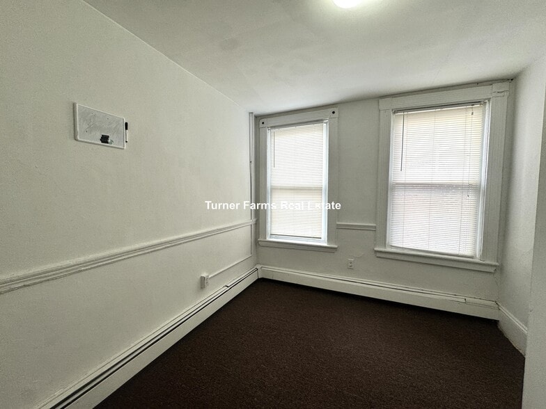 Building Photo - 8 Parker Hill Ave