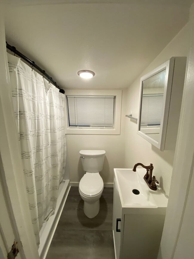 Building Photo - 5236 Buckhorn Rd