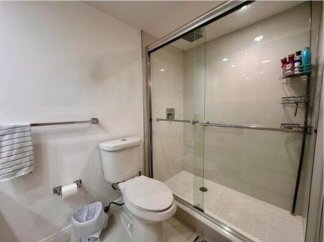 Building Photo - 1880 S Ocean Dr