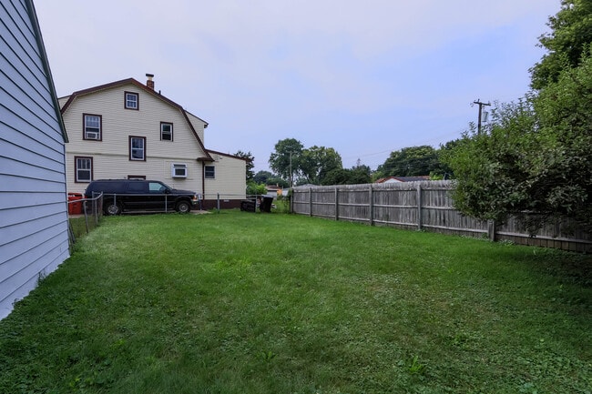 Building Photo - 29447 Kelly Rd