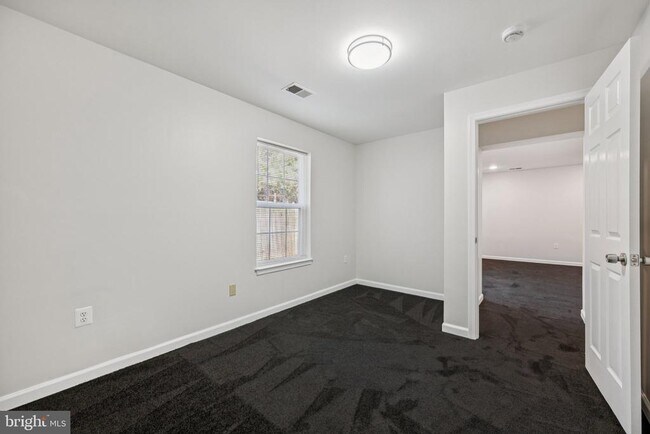 Building Photo - 14910 Cherrywood Dr