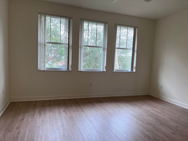 Building Photo - 540 Amador Ln