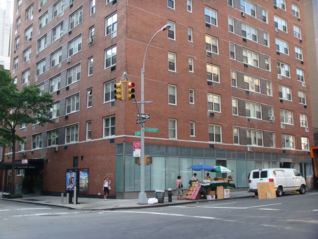 Primary Photo - 1235 Lexington Ave