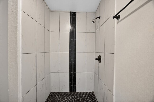 Building Photo - 108 Dupont Cir