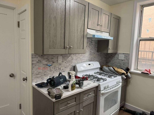 Building Photo - 43-24 58th St