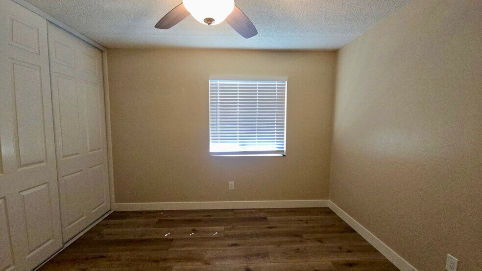 Building Photo - 555 E Lemon Ave