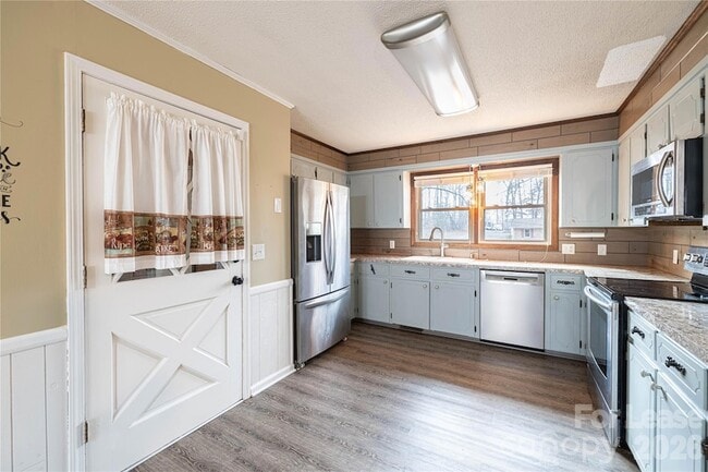 Building Photo - 24752 Kates Dr