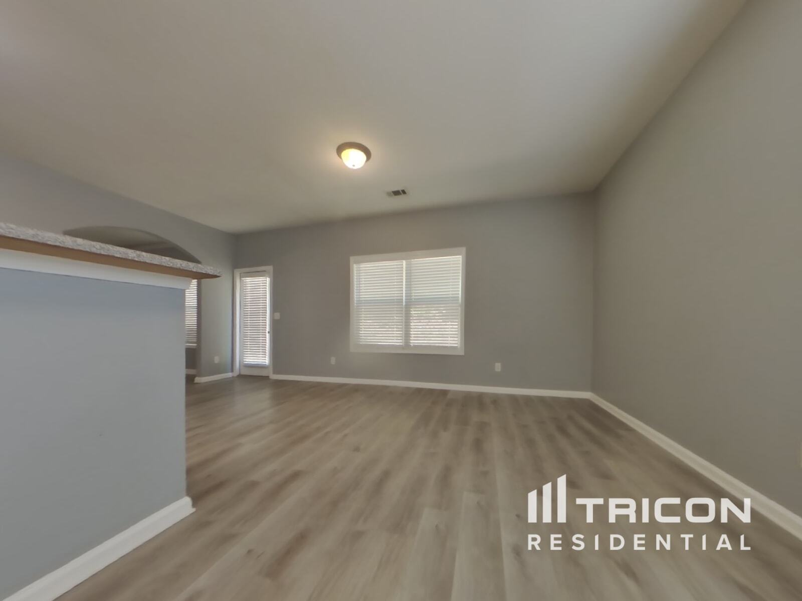 Building Photo - 293 Holbrook Dr