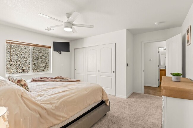 Building Photo - Charming 2-Bed, 2-Bath Home in Fox Creek SHORT OR LONG TERM AVAILABLE