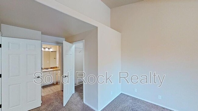 Building Photo - 3645 Strawberry Field Grove