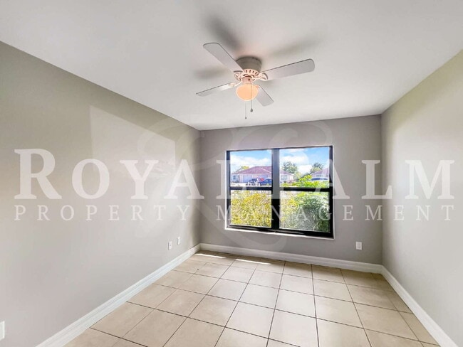 Building Photo - Cozy Up Long-Term & Leaf It All Behind – 3BR/2BA Duplex + Garage & The Favorite Perk: Screened. L...